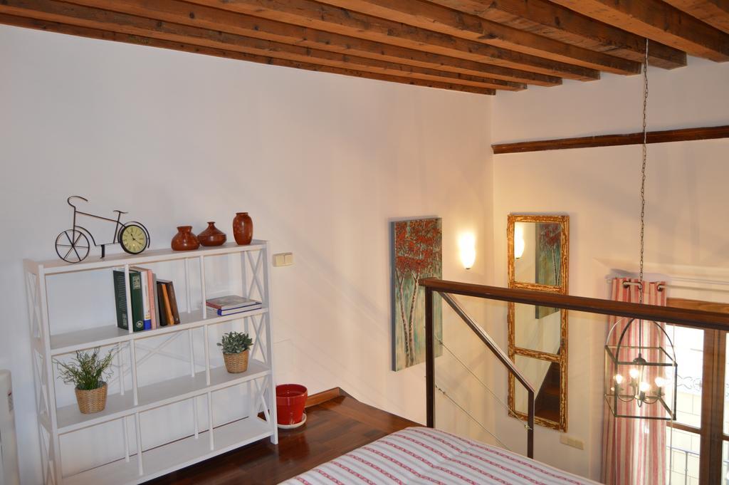 Apartamentos Nuncio Viejo Toledo Room photo